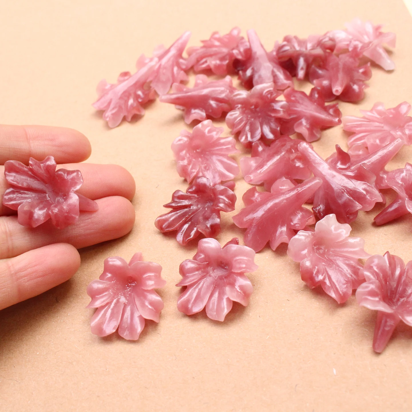 5Pcs  30mmDouble Colored Artificial Coral Leaf beads Brooch Accessories Cabochon Dark Red Pink  Color Pendant for Jewelry making