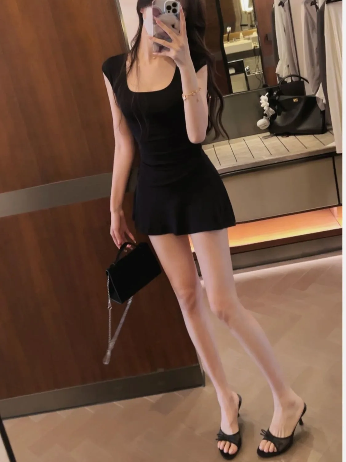 Sultry สีดําชุดเข้ารูปสําหรับผู้หญิงรูป-ประจบกระชับ A-Line ชุดมินิการออกแบบที่ไม่ซ้ํากันฤดูร้อนเซ็กซี่ Vibe แขนสั้น