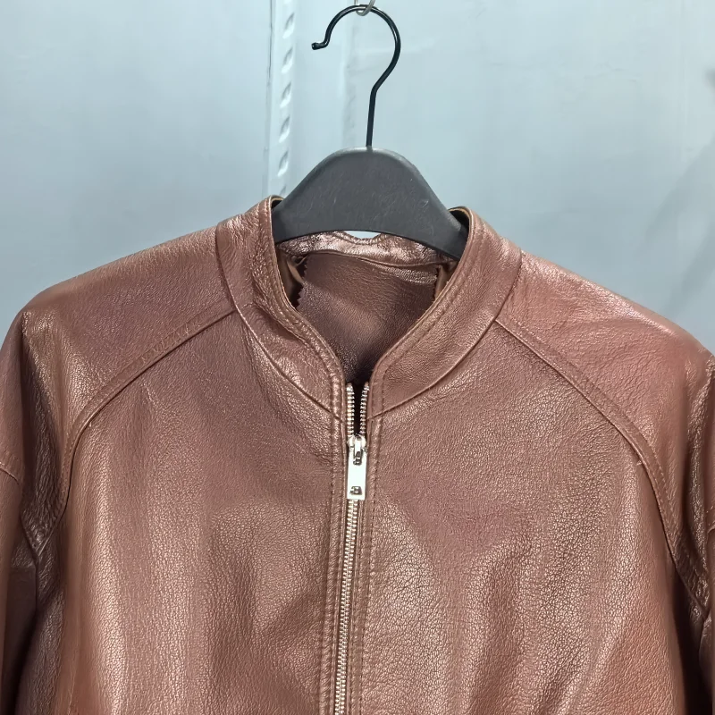 เสื้อแจ็คเก็ตหนังแท้สำหรับผู้หญิง ฤดูใบไม้ผลิ 2026 ทรงหลวม สไตล์มอเตอร์ไซค์  แขนยาว  แบบมีซิป