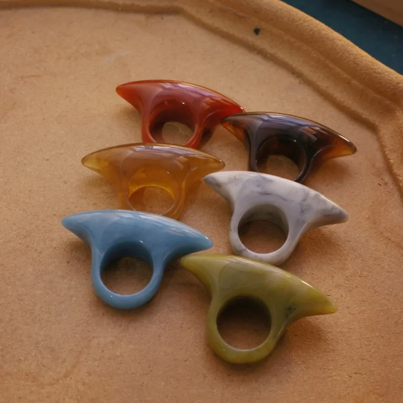 6-piece dopamine retro style rugby shaped resin ring set, bohemian personality design stacked finger