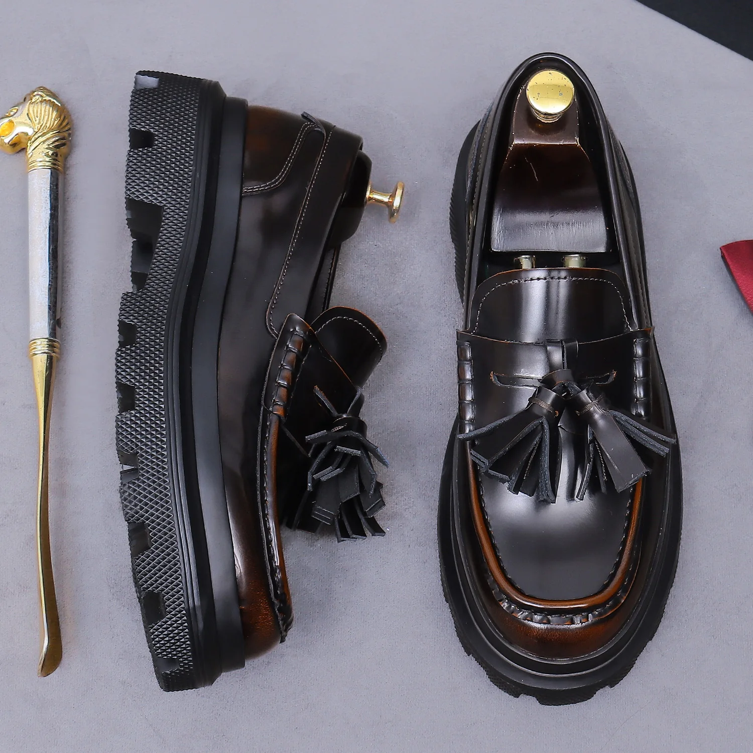 Men's Wide Size Casual Cowhide Loafers Thick Sole Genuine Leather Shiny Finish Retro British Style Color-Block Sneakers