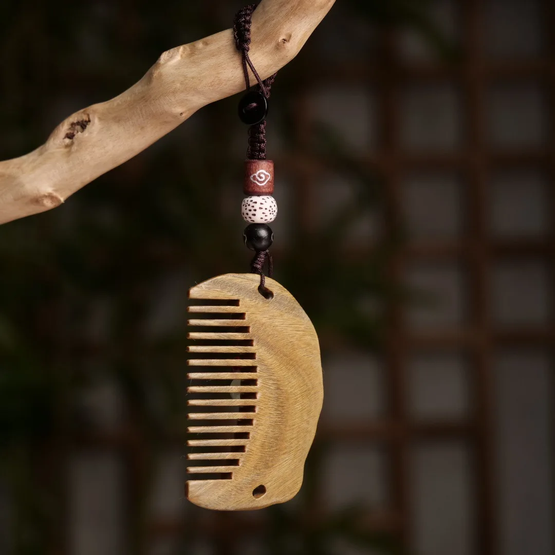 

Green Sandalwood Ancient Style Small Lotus Fish Mouth Bag Carved Flower Combs Small Portable Girl Exquisite Bag Wooden Comb Gift