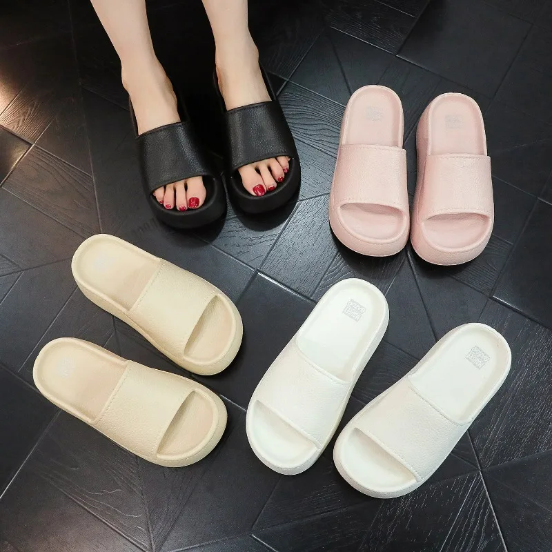 

Шлепанцы женские на толстой подошве, повседневные Нескользящие, удобные мягкие, для улицы, летние тапочки, 2024