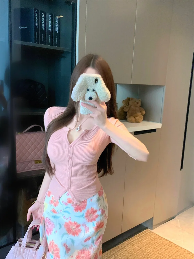 

Kumikumi Pink Long Sleeve Knitted Shirt Women's Slim Fit Single Button Spring Fashionable Unique Style V-Neck Knitwear