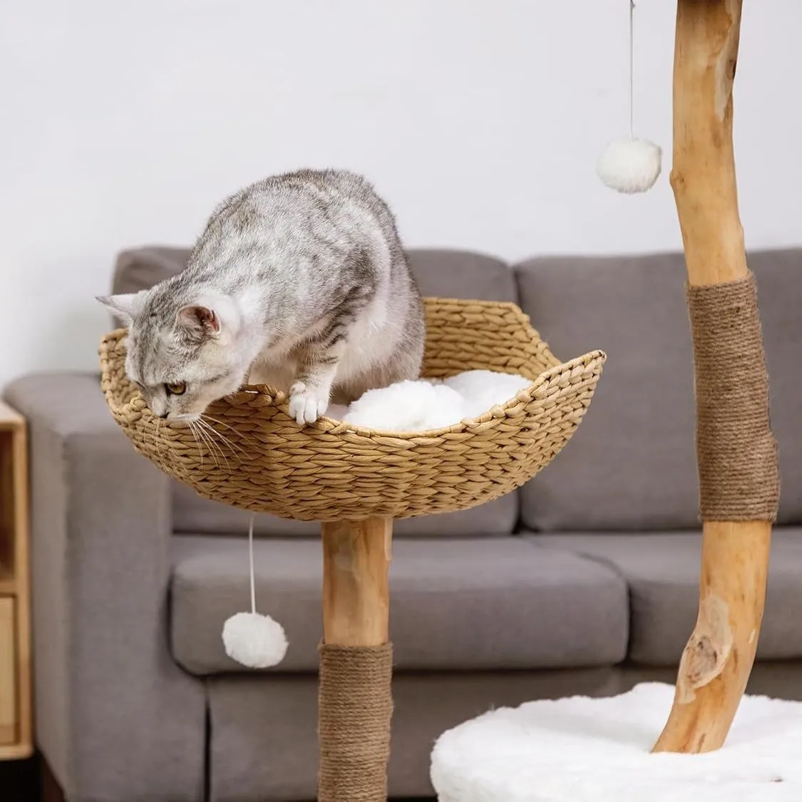 Spot cross-border luxury cat villa solid wood trunk integrated nest climbing frame jumping platform claw grinding