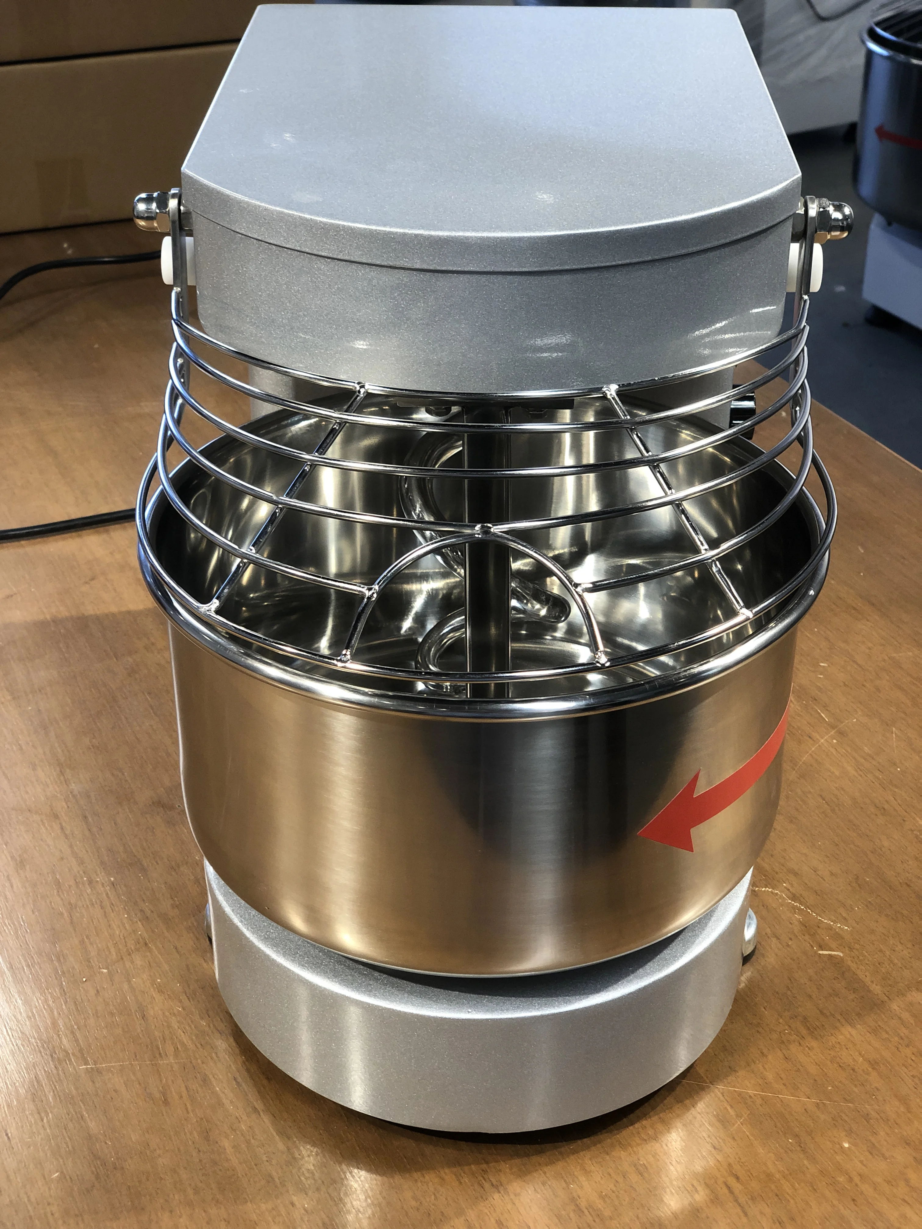 New Arrival Bakery Machine Factory Cheap Price Kneader Amasadora Spiral Dough Mixer From China for Home Use 3KG 7L