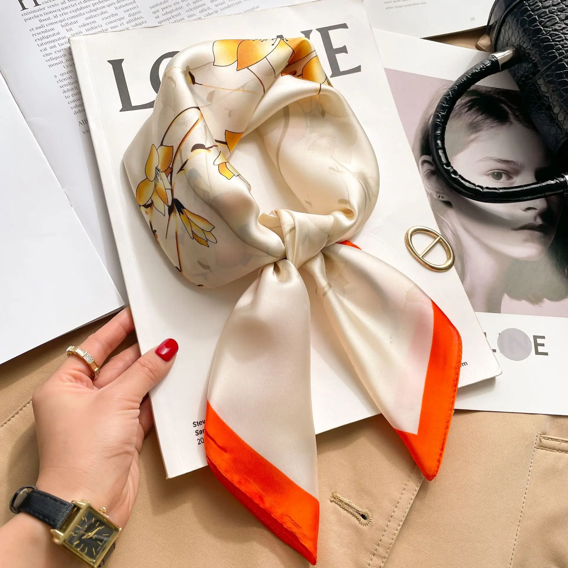 الفاخرة الحصان شال حريري وشاح مربع للنساء طباعة الحجاب الصيف يلتف منديل الإناث 70*70 سنتيمتر منديل باندانا فتاة