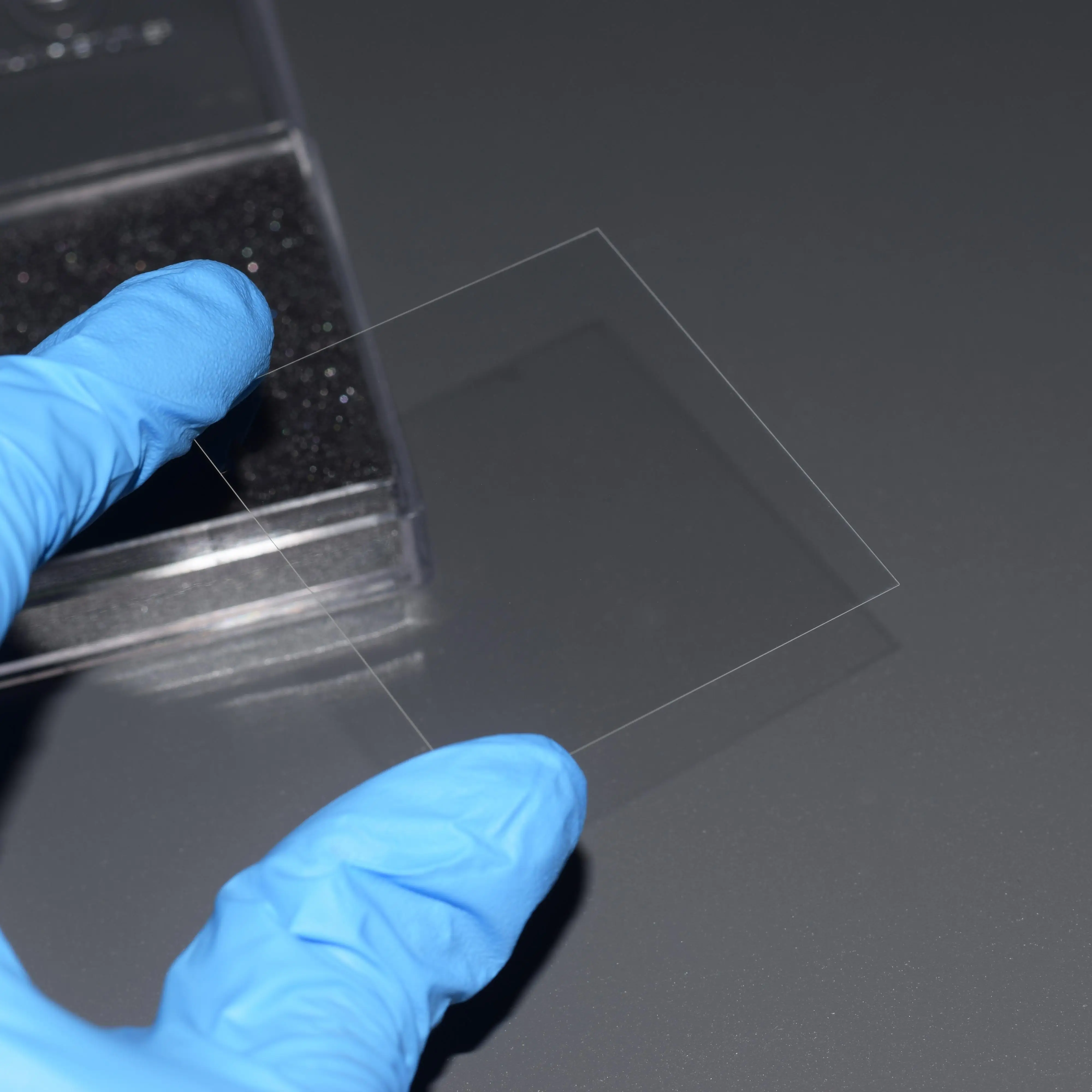 

Scientific Research Using Ultra-Thin Glass Sheet Soda lime Glass Substrate Float glass 10x10 20x20mm T0.03/0.05/0.1mm