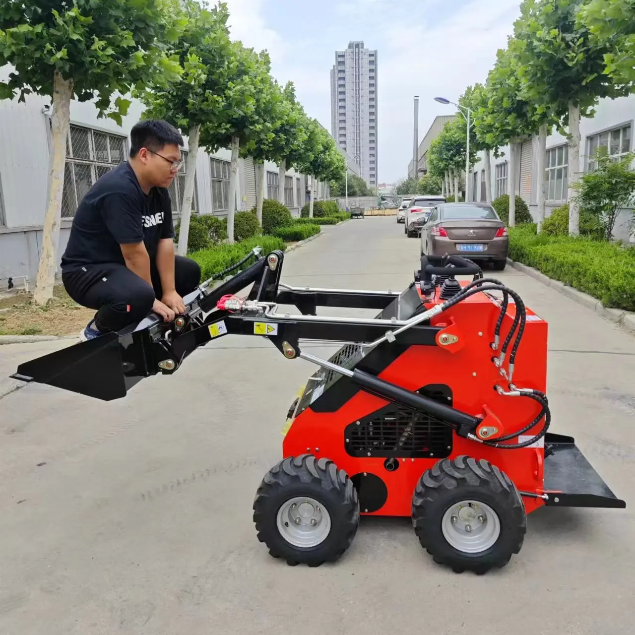 Mini sikd loader stand on diesel mini skid steer crawler loader for landscape and tree care