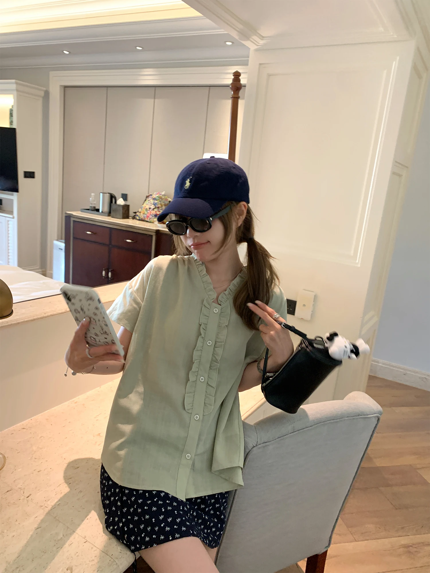 

Уникальная красивая женская рубашка с V-образным вырезом и коротким рукавом из шелка и льна, в корейском стиле, свободного кроя