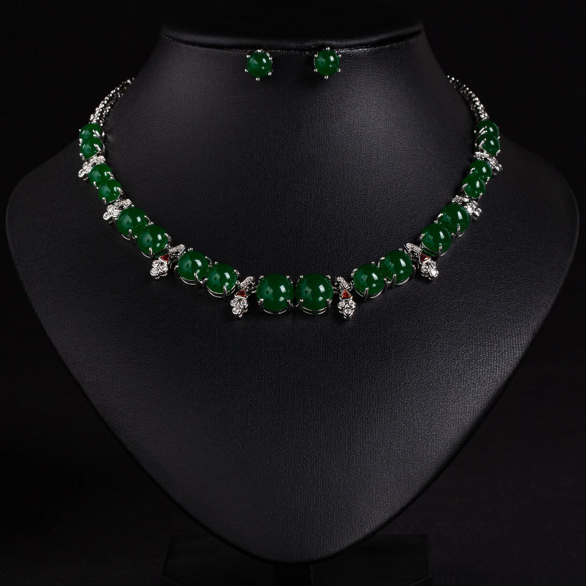 

Custom Fashion Jewelry Set, Inlaid Zircon & Emerald, Necklace & Earrings, OEM Processing, Wholesale Women Accessories