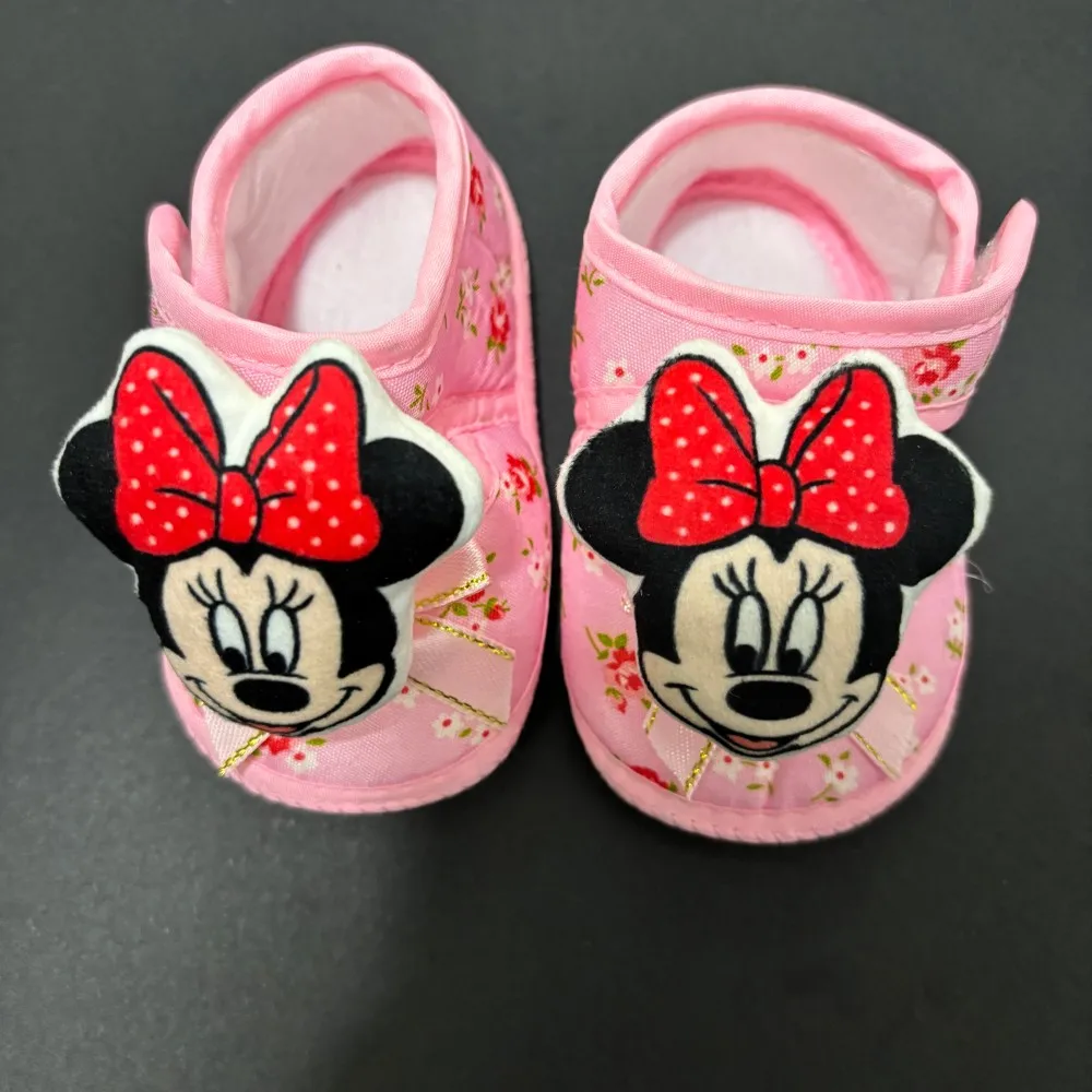 Safe Newborn Pacifier with Pacifier Holder Clip & Kawaii Bowknot Newborn shoes Food Grade Silicone Soother Anti-lost Design view 3