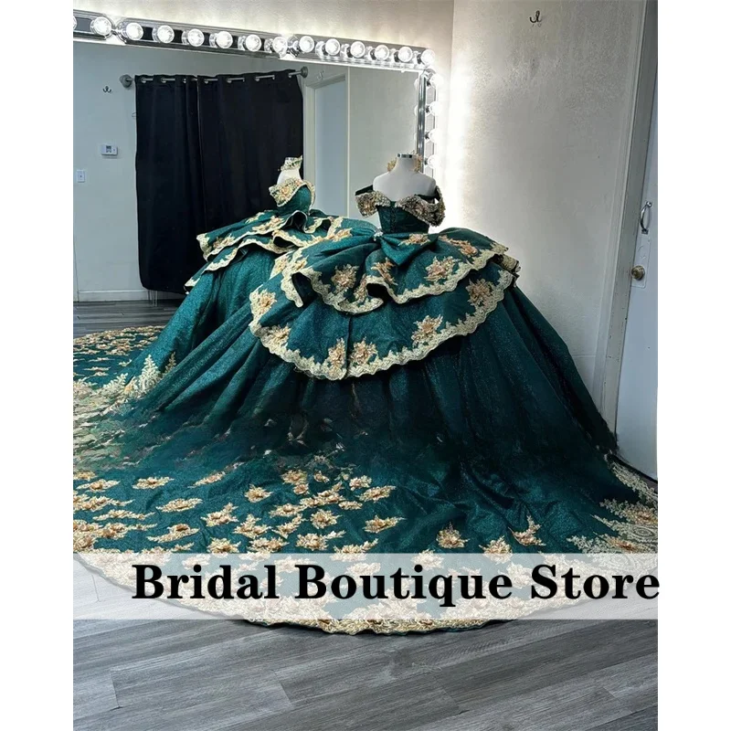 Customized Emerald Green Crystals Bow Quinceanera Dress 2025 Gold Lace Applique Ruffles Sweet 16 Dress Vestido De 15 Anos