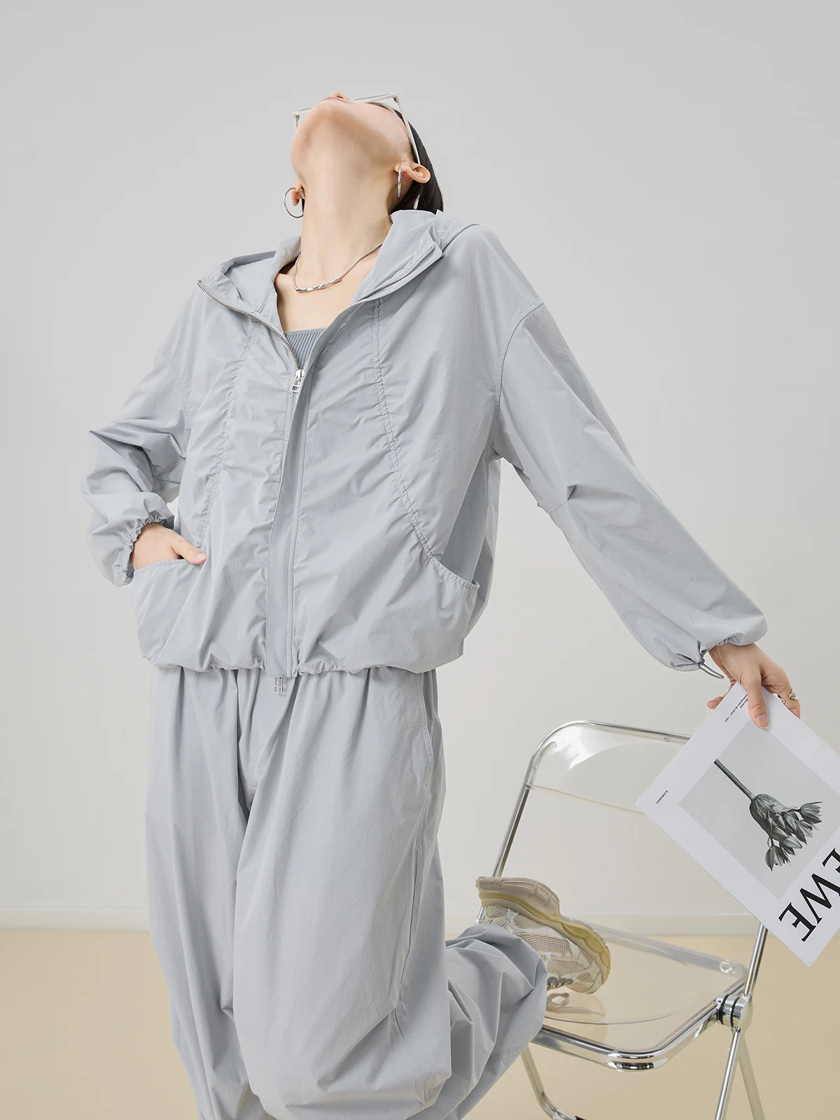 

Guuli, корейский женский комплект с длинными брюками, лето 2025, новый солнцезащитный костюм с капюшоном и шнурком, повседневный ансамбль Faion