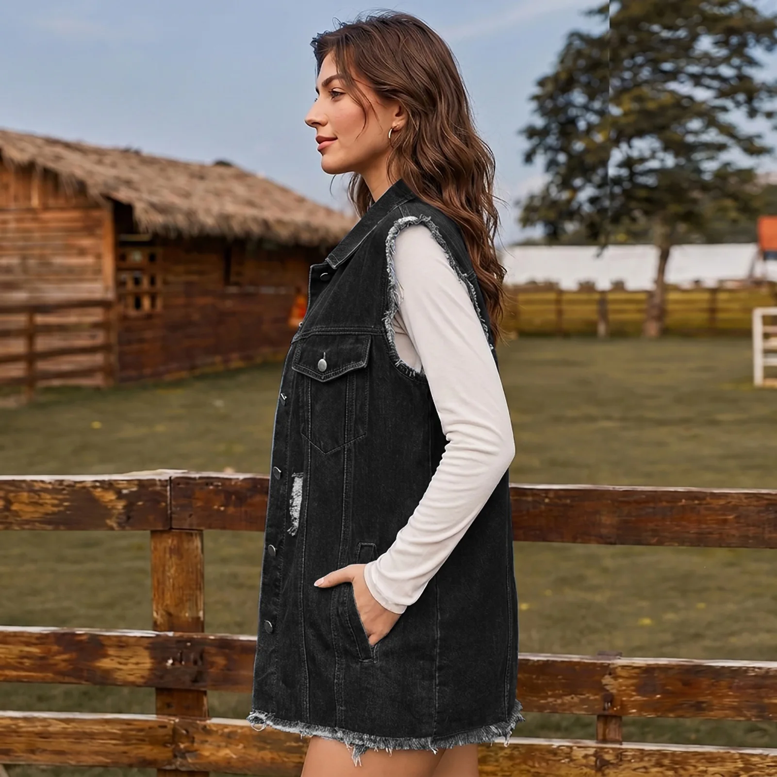 Women's Torn Hole Camisole Workwear Denim Vest with Large Pocket Worn Collar Fashionable Hole Design for Casual Wear