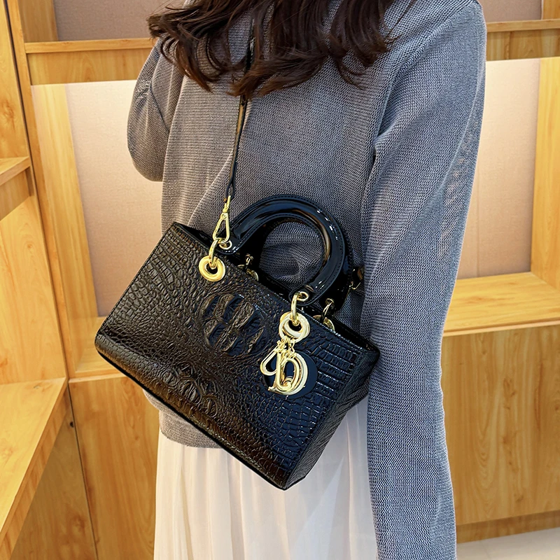 

Spacious Tote Bag Ladies High-Quality Leather Luxury Brand Edition Famous Designer Inspiration Practical