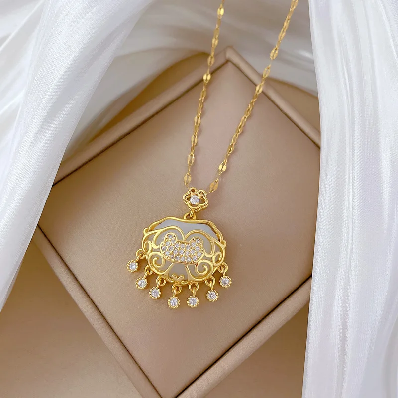 Fashionable Luxury Tassel Lock Necklace for Women Elegant Glitzy Full Diamond Stainless Steel Collarbone Chain Jewelry