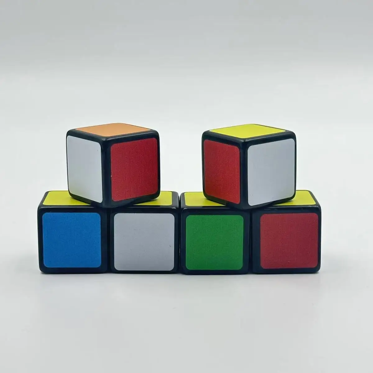 Magic Cube First order mini ลูกเต๋า Magic Cube ปริศนาบรรเทาความเครียดมืออาชีพเกมความเร็วเรียบของเล่นเด็กของขวัญ