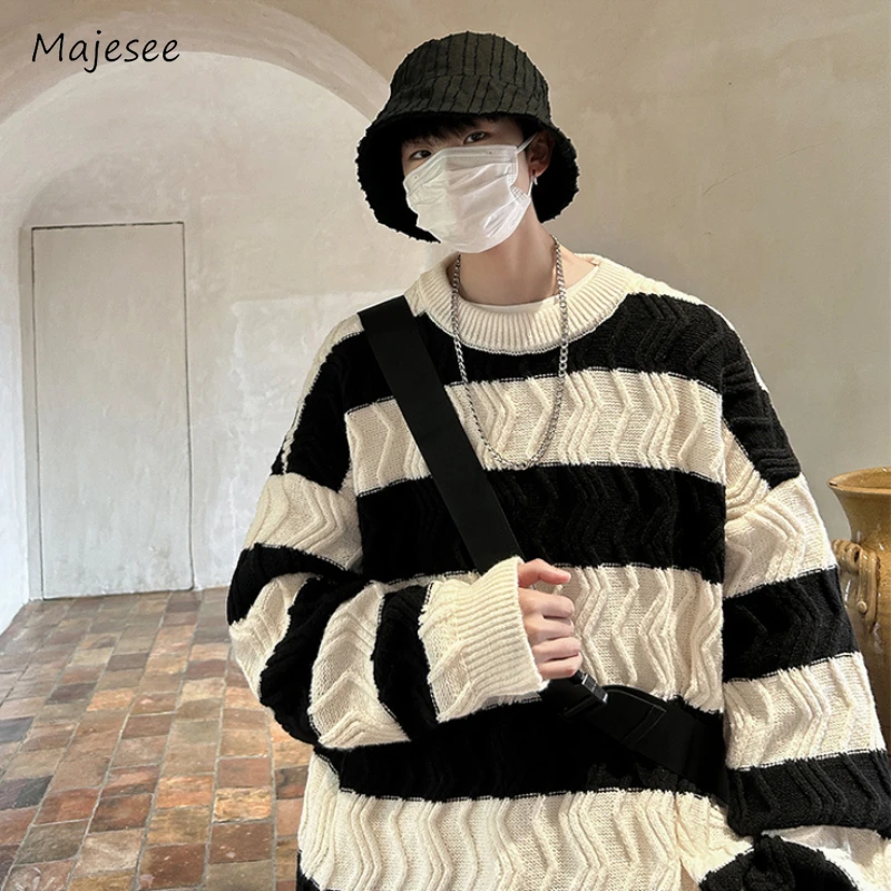 

Striped Sweaters Men 3 Colors Unisex Cozy All-match O-neck Ins Autumn Popular Males Knitwear Daily Retro Long Sleeved College