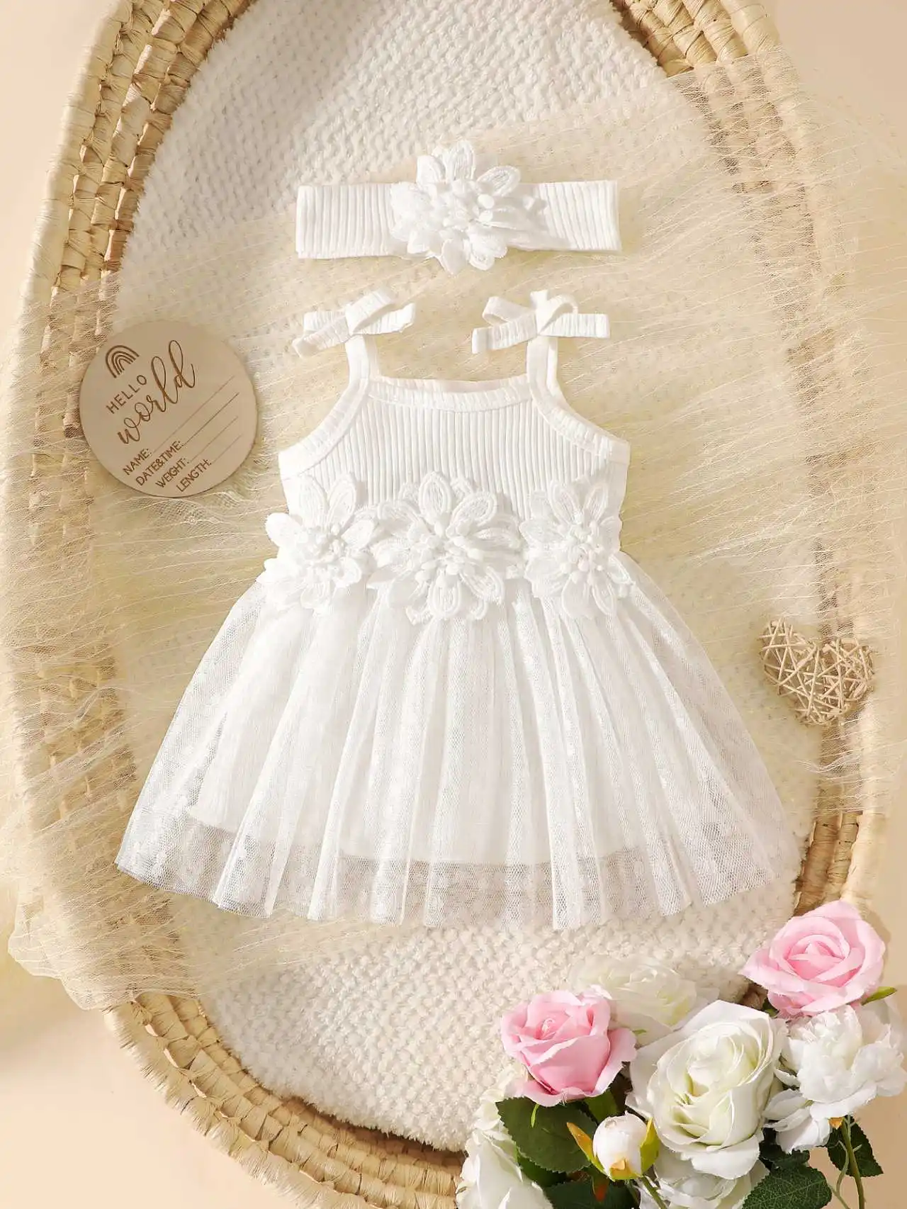 Sommerliches neues weißes geripptes Blumen-Mesh-Neckholder-Kleid für Mädchen mit passendem Blumen-Stirnband, süßer und lieblicher Stil. – Detail 3