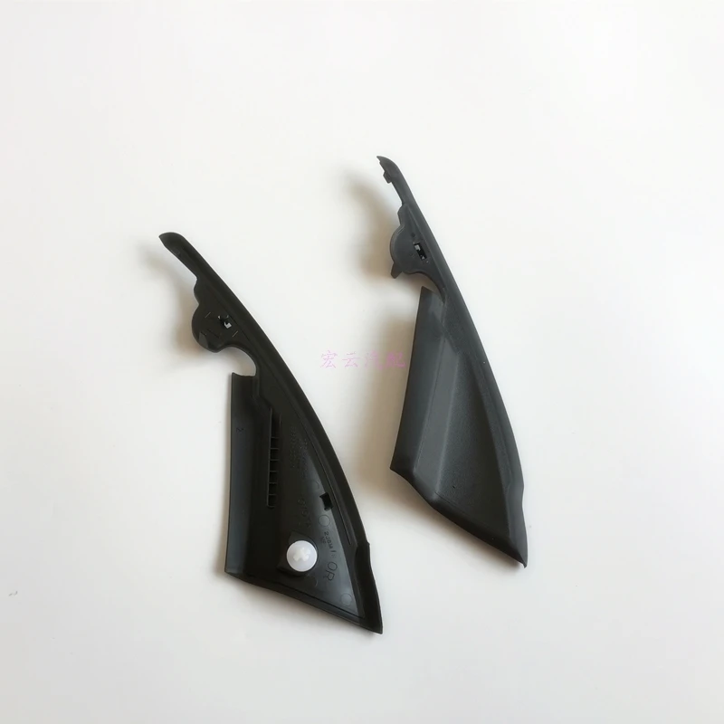 1pcs For Toyota Previa ACR30 ACR50 Fender Triangle Rubber Wiper Water Drainage Deflector