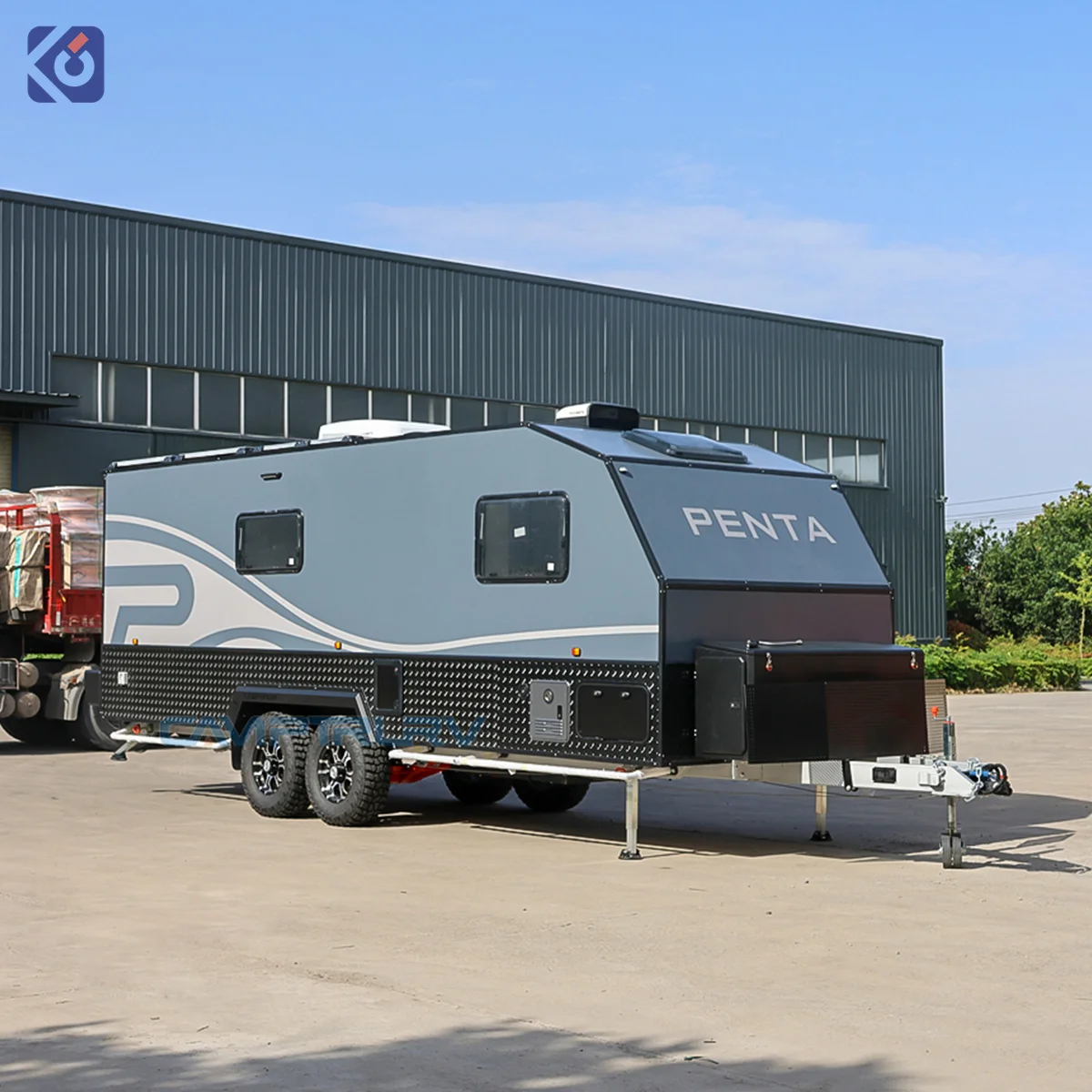 China Standard 4x4 Off Road Caravan 22ft Luxury Aluminum Camper Trailer 4 Person Big Sofa Lounge Family Hybrid