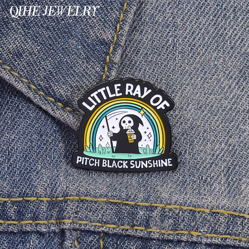 Sensenmann Getränk Kaffee Brosche Emaille Pins Benutzerdefinierte Little Ray of Pitch Black Sunshine Brosche Revers Abzeichen Halloween Schmuck Geschenk