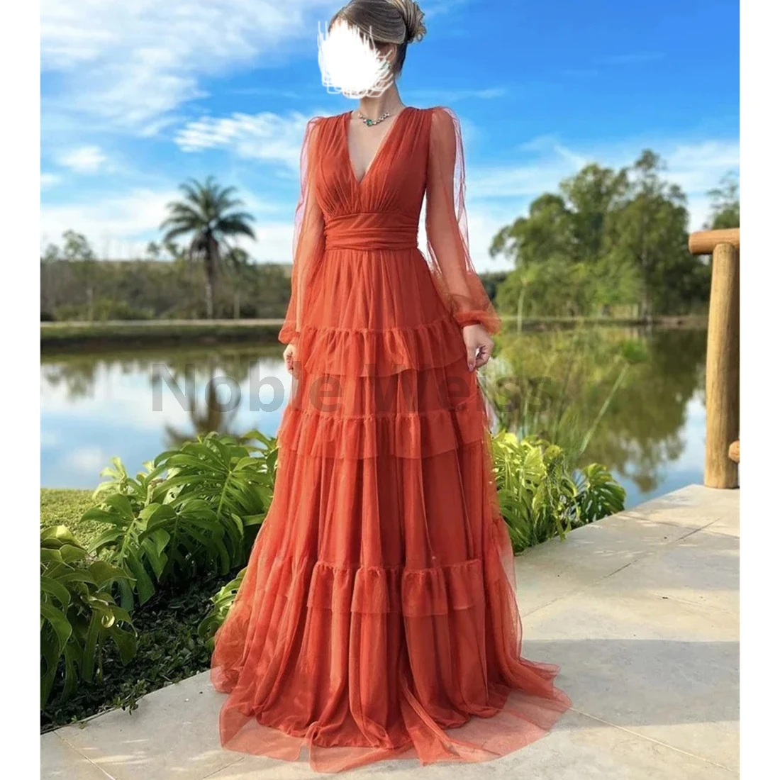 Elegantes, gestuftes Tüll-Abendkleid mit V-Ausschnitt für Damen, lange formelle Anlässe, individuell anpassbar