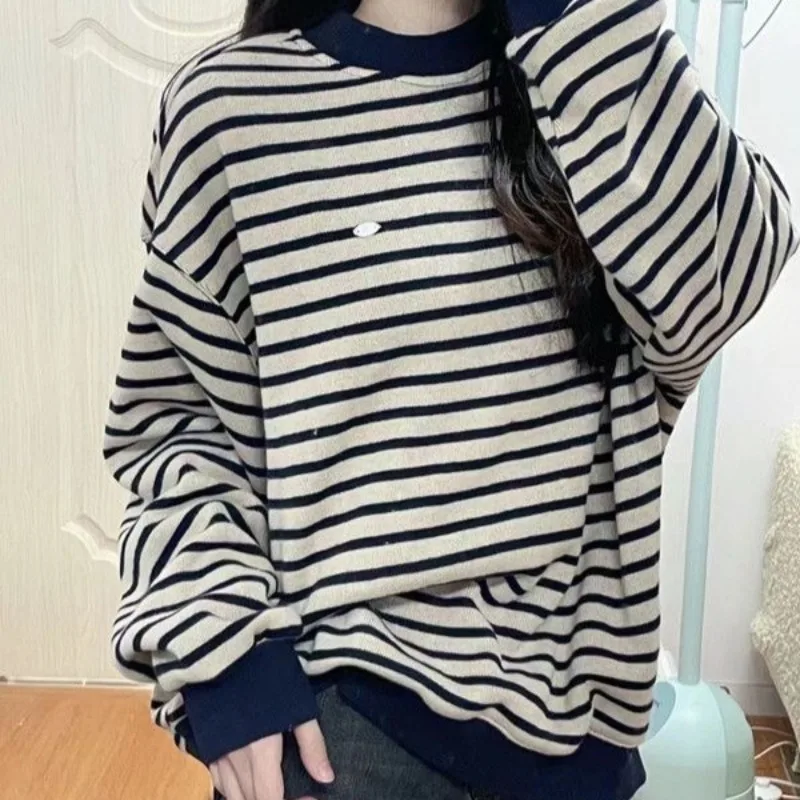 Sweatshirts Women Autumn Winter Casual All-match Striped O-neck Tops Baggy College American Retro Age-reducing College Unique