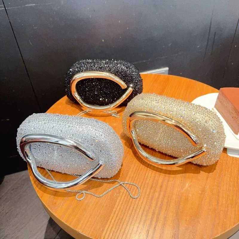 حقائب يد مسائية أنيقة بمقبض معدني ذهبي للنساء أنيقة فاخرة لامعة مرصعة بالألماس لحفلات الزفاف وحقائب كتف