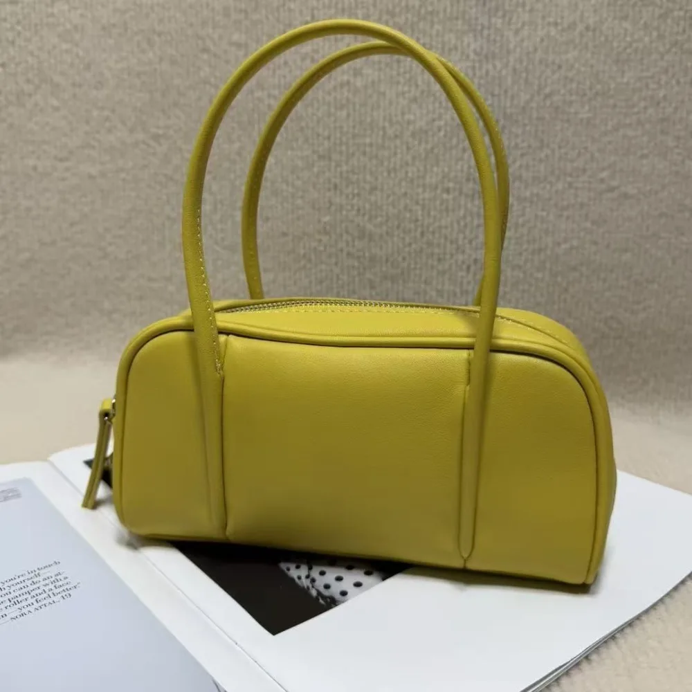 

Retro Pillow Women's 2026 New Trendy Fashion Versatile High Sense Portable Messenger Unique Texture Simple Commuter Shoulder Bag