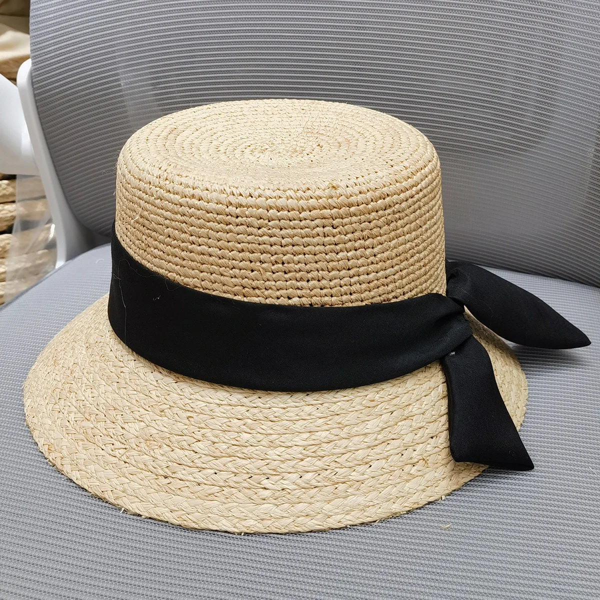 New Handwoven Raffia Black Ribbon Decorative Bucket Hat Ladies Summer Beach Hat Sun Hat Straw Hats For Women Fashion Luxury Hats