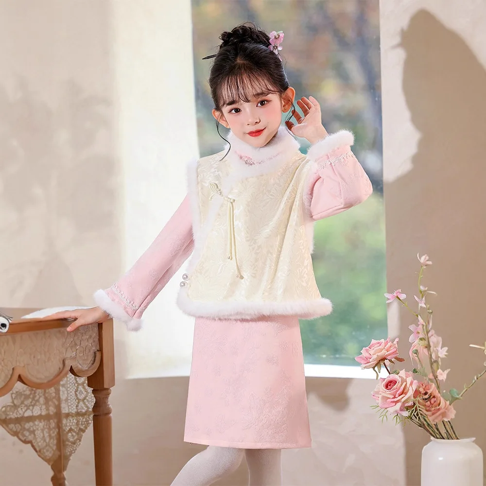 

Новинка 2025: Детское платье-ципао с жилеткой, зимнее, теплое, в китайском стиле, наряд для детей на Новый год, праздничная одежда для вечеринок