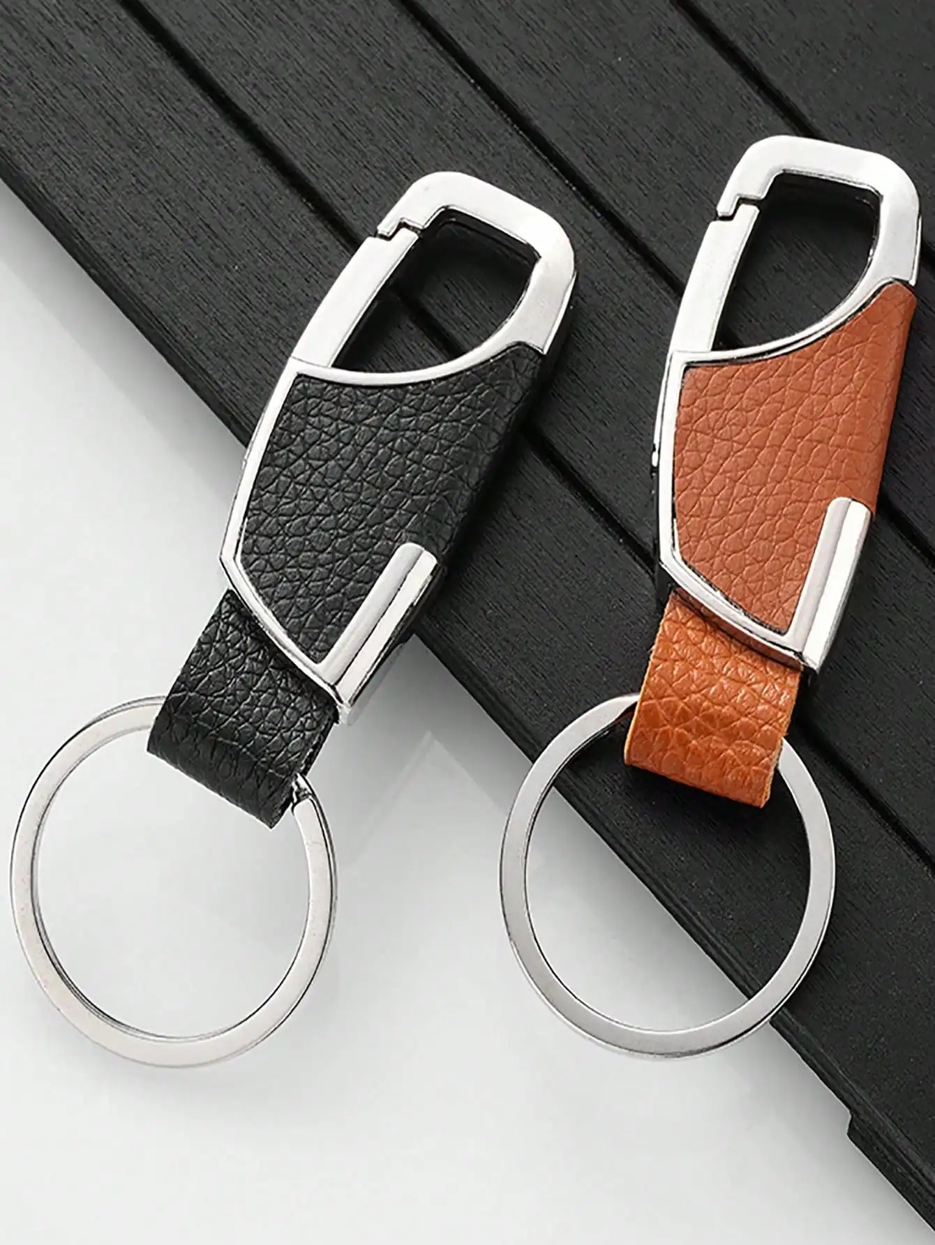 

1pc Y2K Goth Metallic Keychain for Men, Versatile for Car Keys & Belt, Casual School & Car Decor