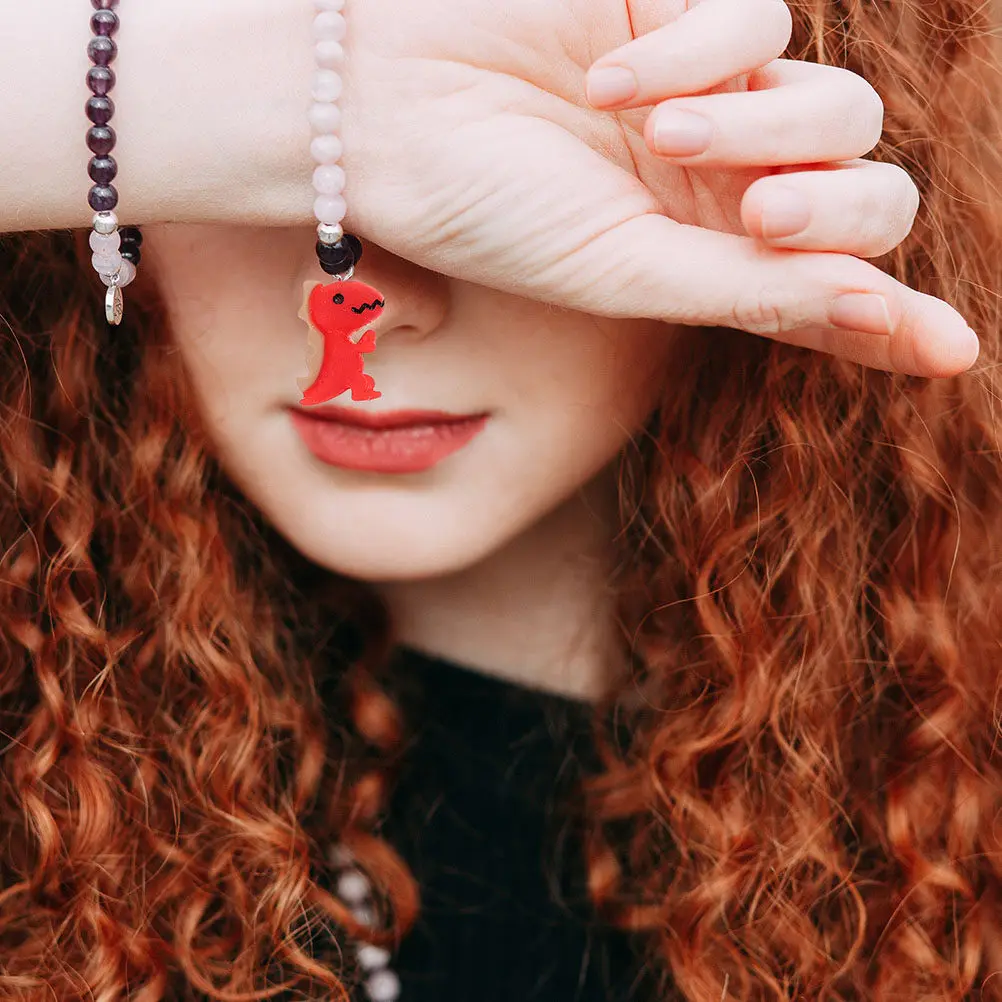 

100 шт. подвесок-динозавров, разноцветные смоляные шармы, креативные аксессуары для изготовления украшений своими руками, брелоки, подвесные декорации