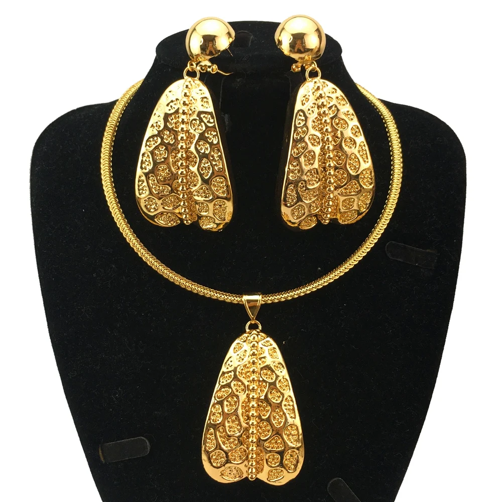 مجموعة مجوهرات نحاسية ذهبية اللون للنساء ، أقراط دائرية ، قلادة ، زفاف زفاف ، موضة إيطالية ، عصرية