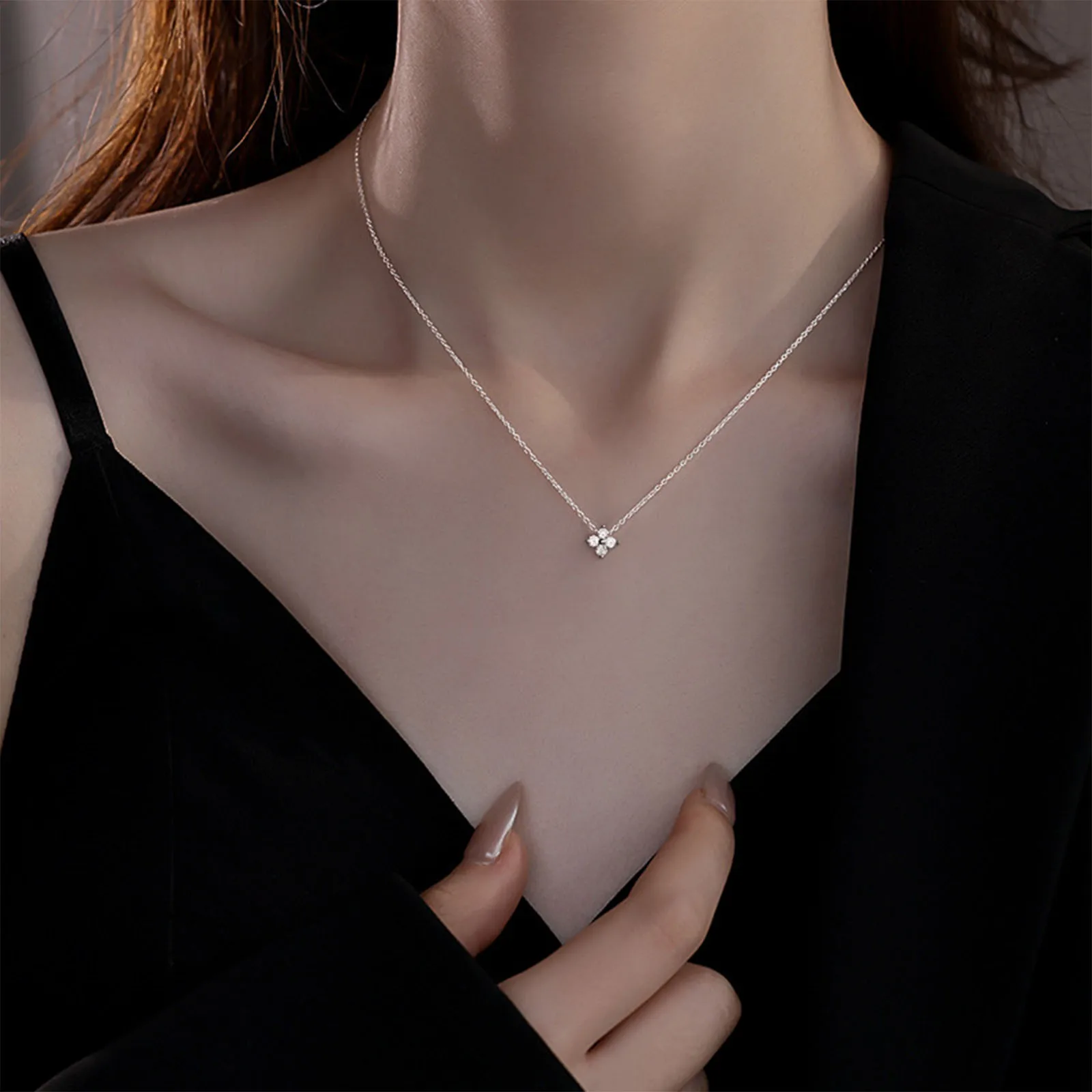 

S925 Silver Lucky Four-leaf Clover Small Necklace for Women Clavicle Chain Luxury Minimalist Design Sensation