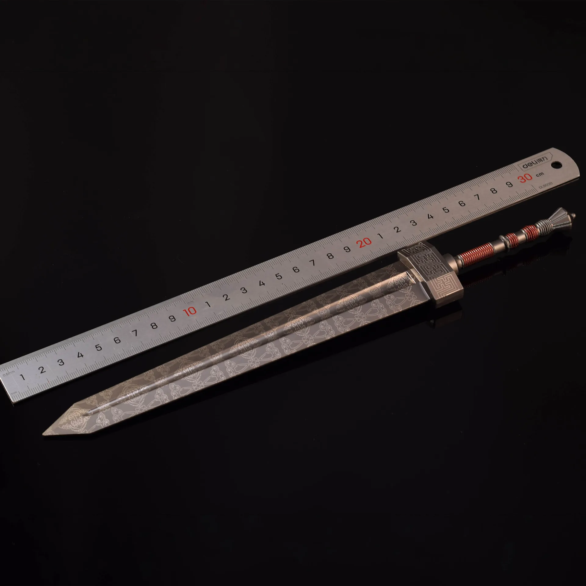 30cm/11.81inch Eldens Weapon Greatsword Damascus Pattern Katana Collectible Gift Box Metal Model Game Ring Peripherals Toy Knife