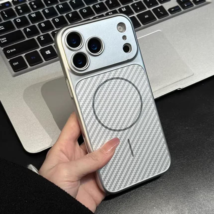 Coque de téléphone magnétique en fibre de carbone pour iPhone 17 16 15 14 13 Pro Max compatible MagSafe avec protection d'objectif d'appareil photo, modèle i17