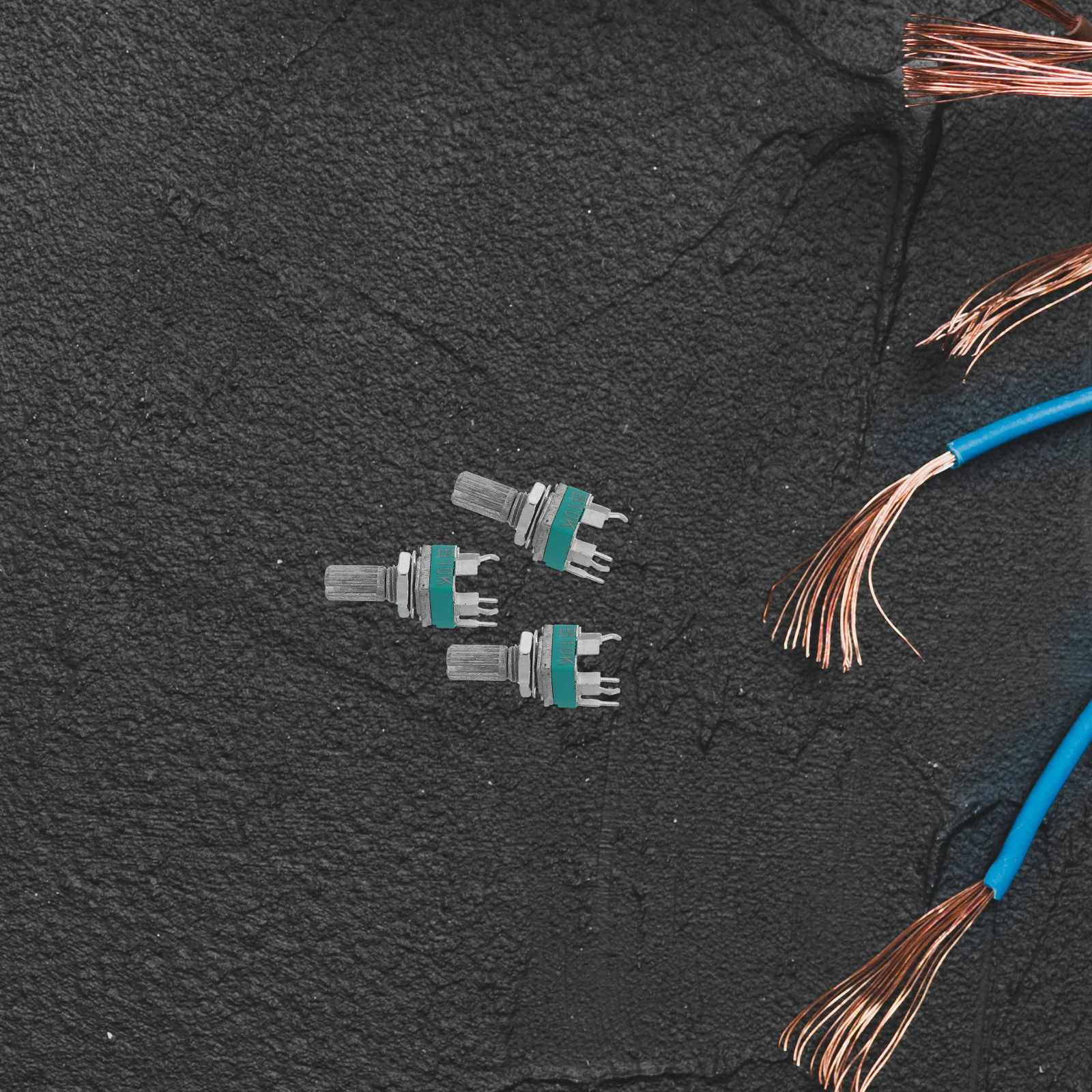 10Pcs Precision Potentiometer Vertical Design Bracket for Electronic Projects Repairs High Accuracy Audio Adjustment