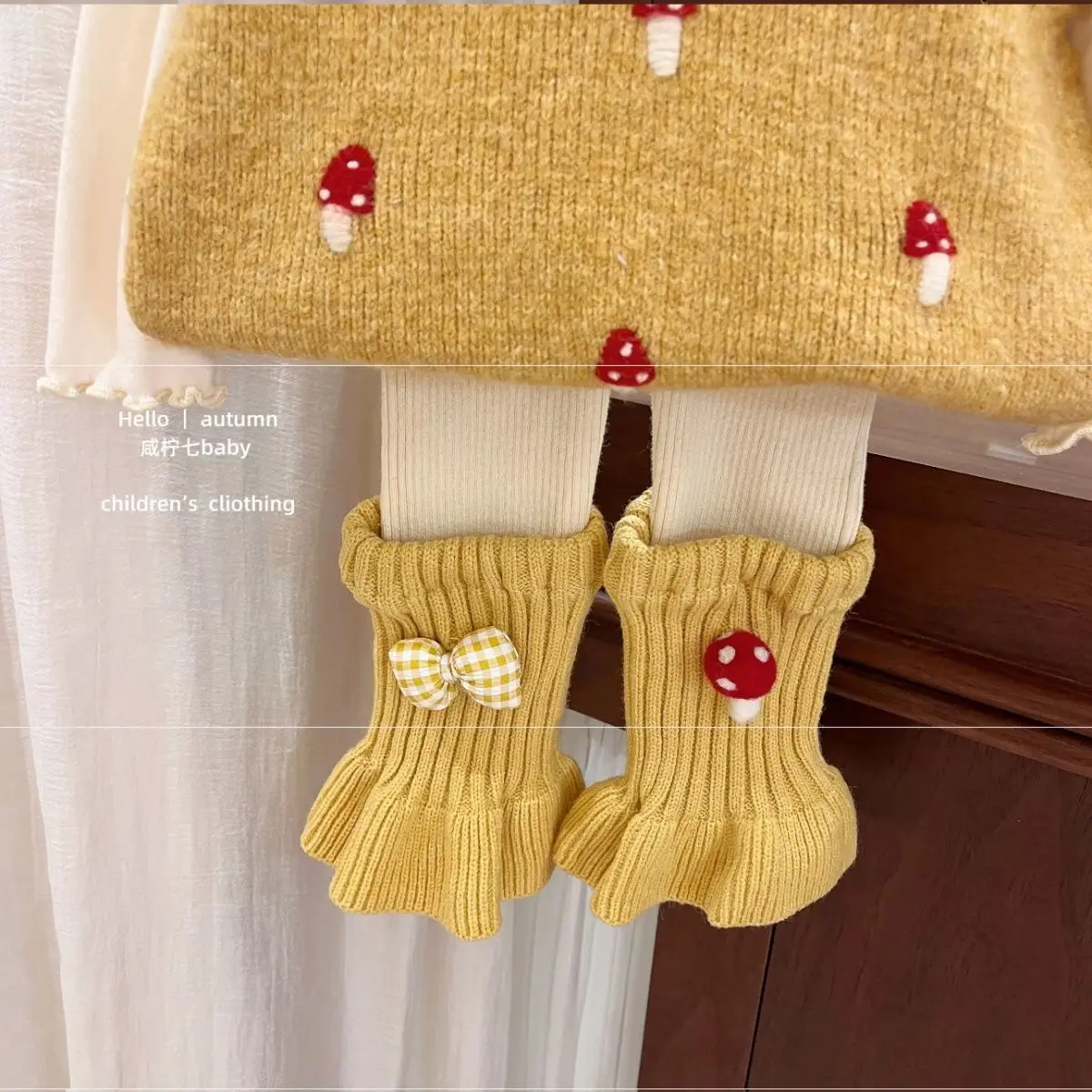 Korean Baby Girl Spring and Autumn New Mushroom Knitted Vest Close Edge Bottom Shirt Bow Knitted Pants 3-Piece Set