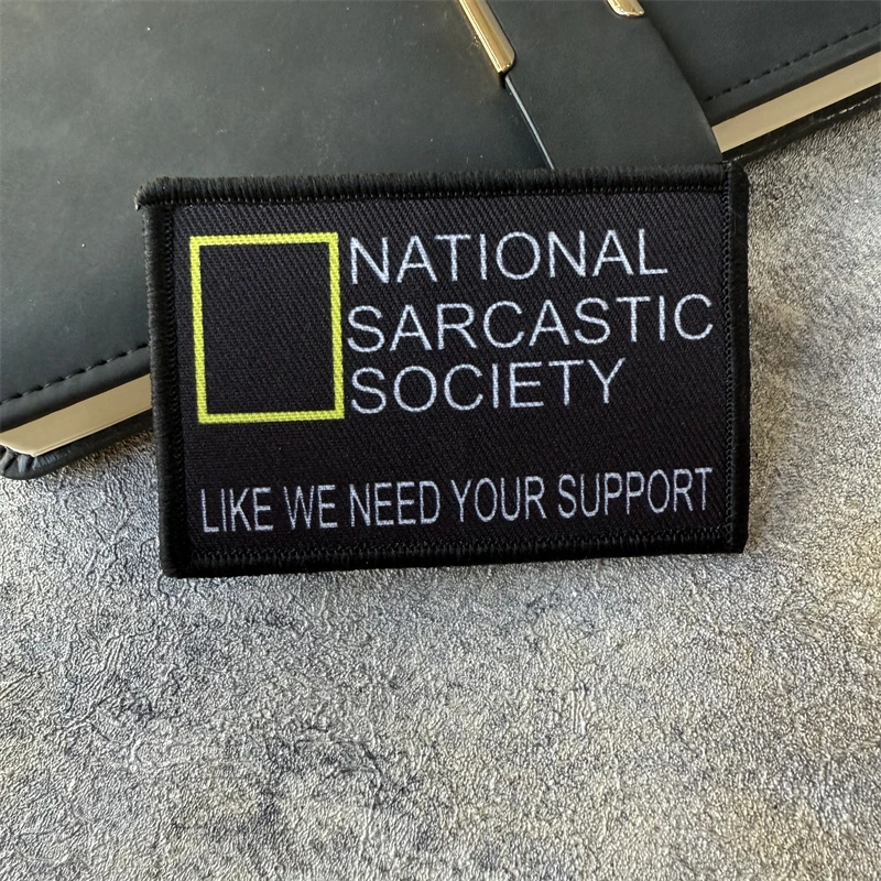 جمعية السخرية الوطنية المعنويات التكتيكية العسكرية التصحيح شارة التصحيح شارة هوك وحلقة ملصقات الملحقات على ظهره في الهواء الطلق