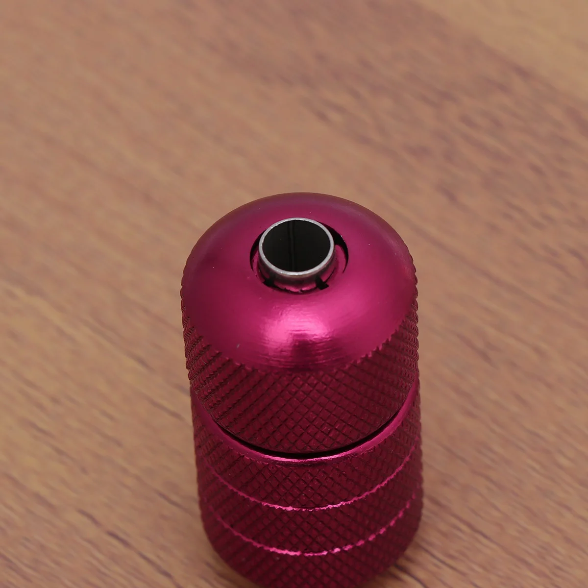 

Self Locking Aluminium Alloy Tattoo Grip Red Durable Non Slip Ergonomic Professional Artist Body Art Supplies Grips