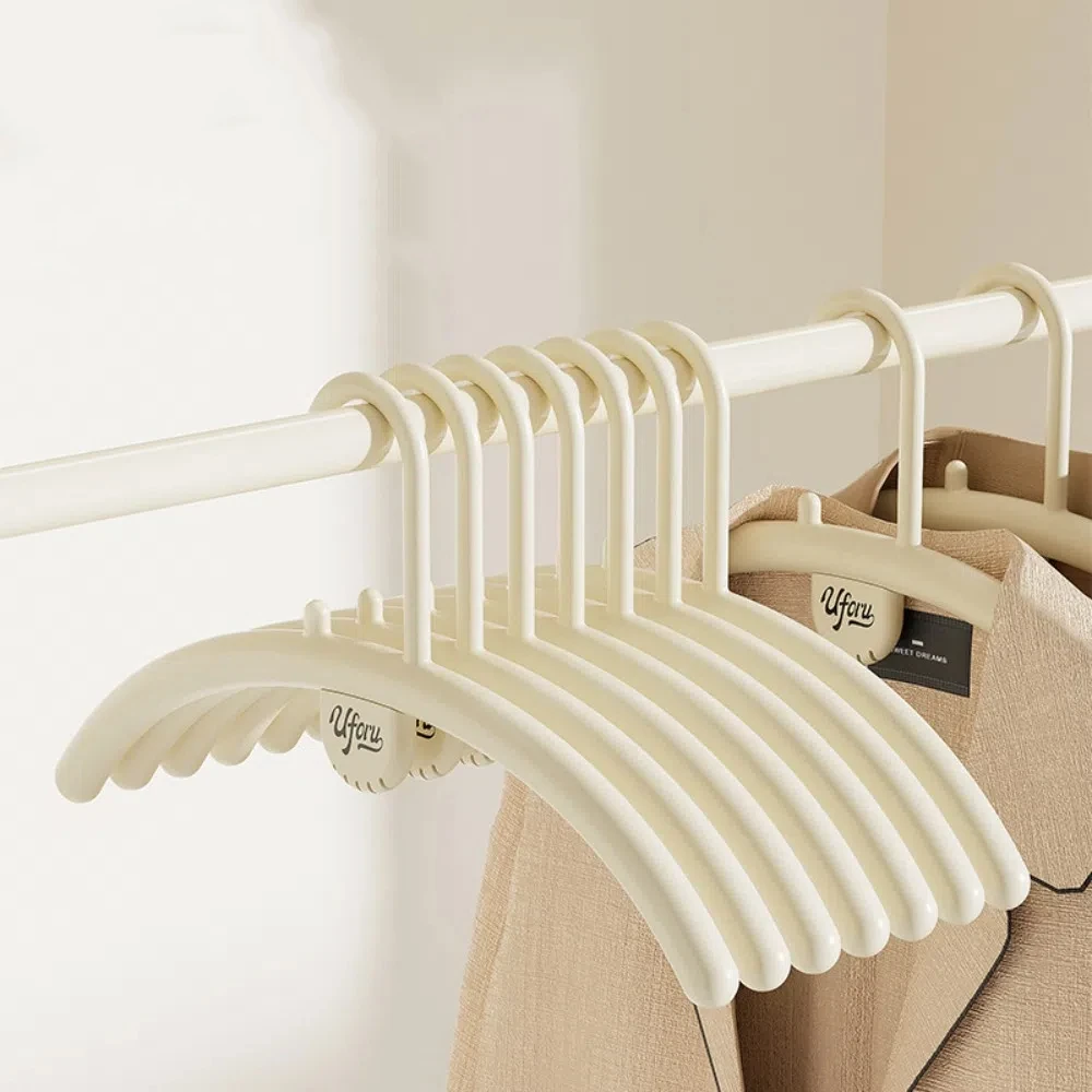 

5 шт. прочная утолщенная полукруглая вешалка для одежды, нескользящая пластиковая сушилка, многоразовая вешалка для одежды без следов для взрослых
