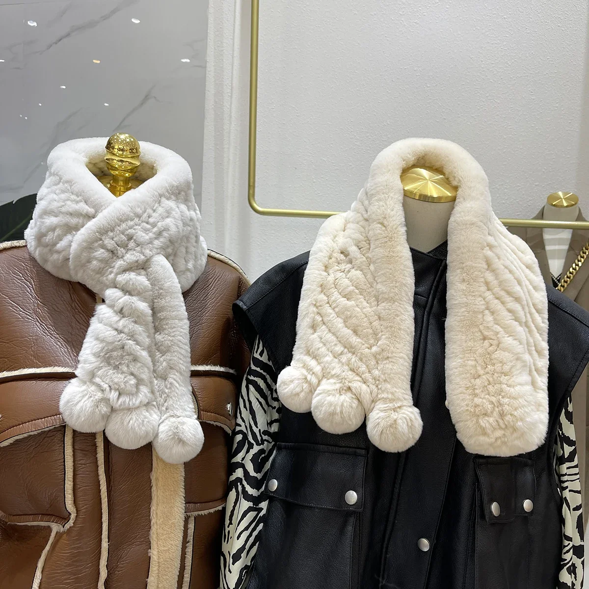 Echter Rex-Kaninchenfell-Schal für Damen, Winter, dick, warm, gestrickter Schal, doppelseitig, weicher Nackenwärmer, niedlicher Pompon-Kragen-Wickel. – Detail 9