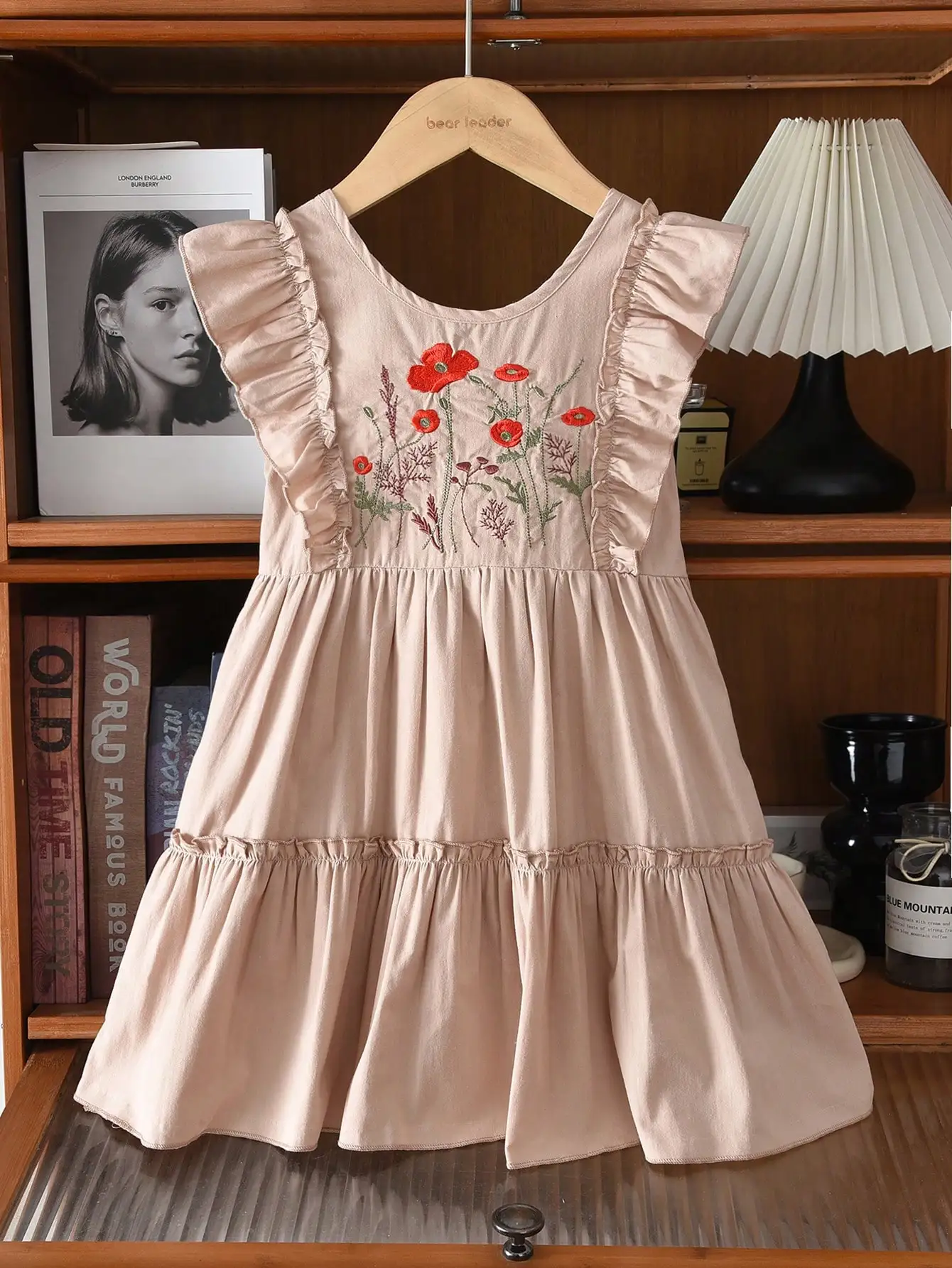 

Винтажное платье с цветочной вышивкой, рукавами-крылышками и рюшами для женщин