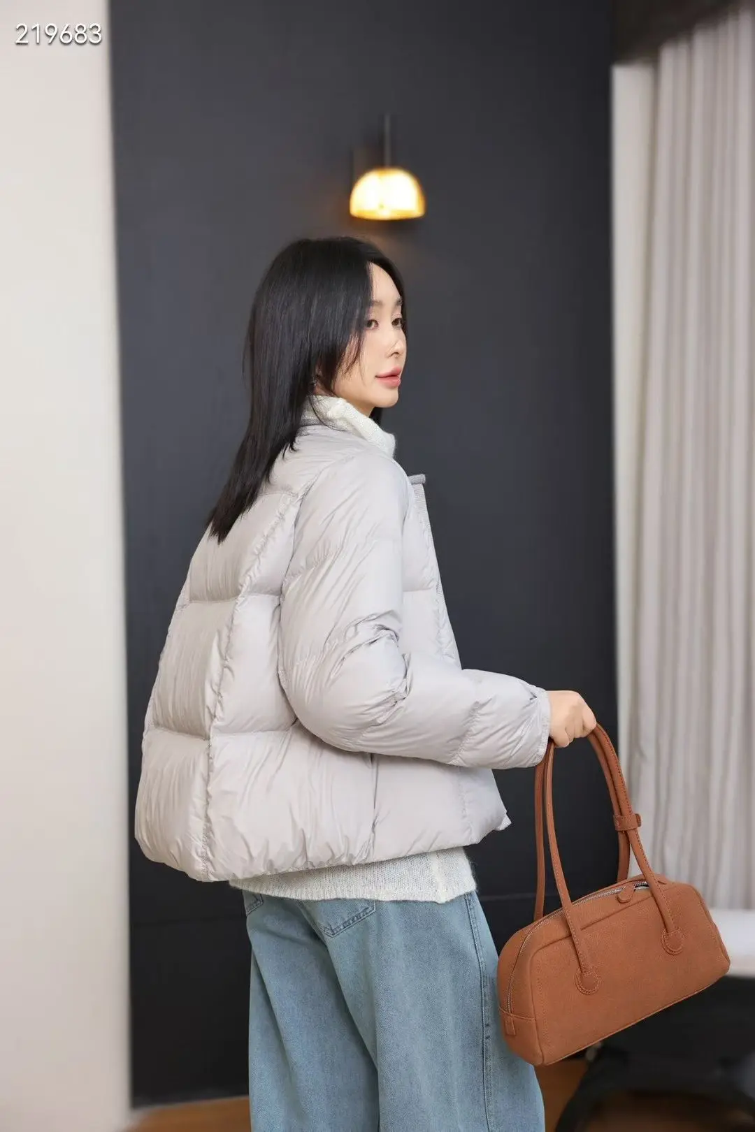 Autumn and Winter Fashion Women's Down Jacket Commuter Round Neck Short 90 White Duck Down Jacket