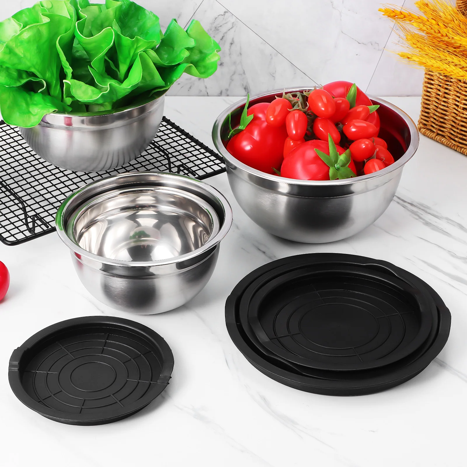 

4 pcs With Lids Set Stainless Steel Large Capacity Salad Bowls With Lids Kitchen Bowls Set for Mixing Salad Serving