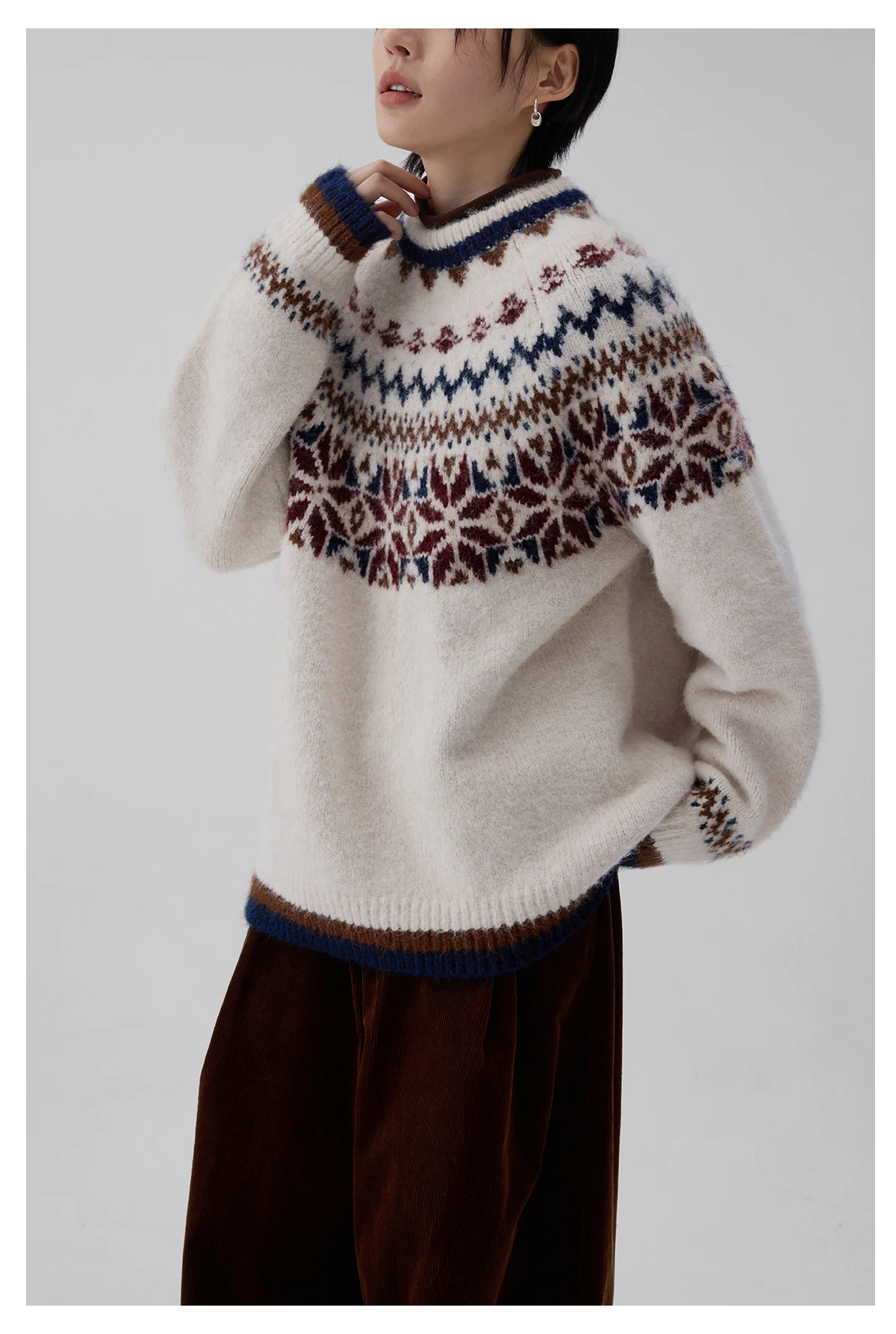 秋冬新作セーター、レトロジャカードカップルレッドファッショナブルニュートラルスタイルニットベースプルオーバー