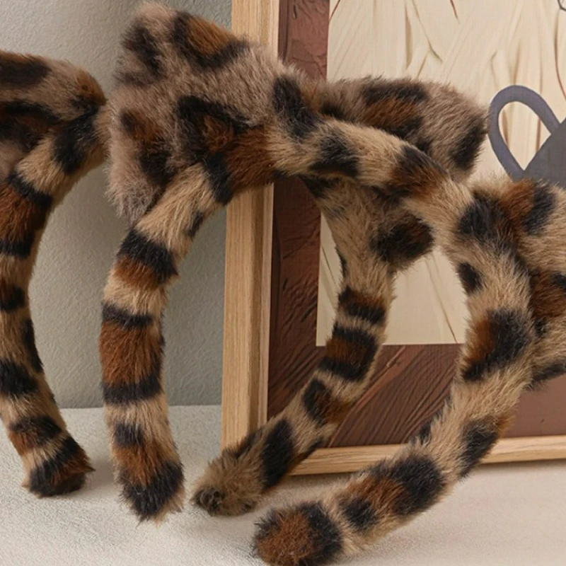 

Plush Leopard Print Cat Ear Headband, Internet Celebrity Cute Headband, Dongdaemun Style for Girls, Autumn and Winter